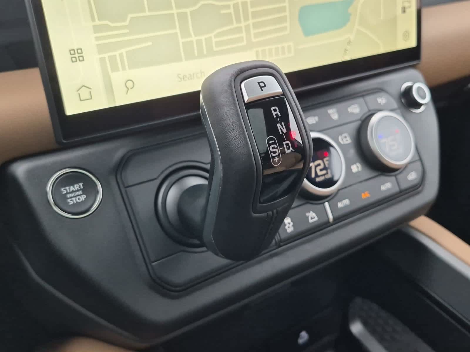New 2026 Land Rover Defender 130 X-Dynamic SE AWD/4WD image 36