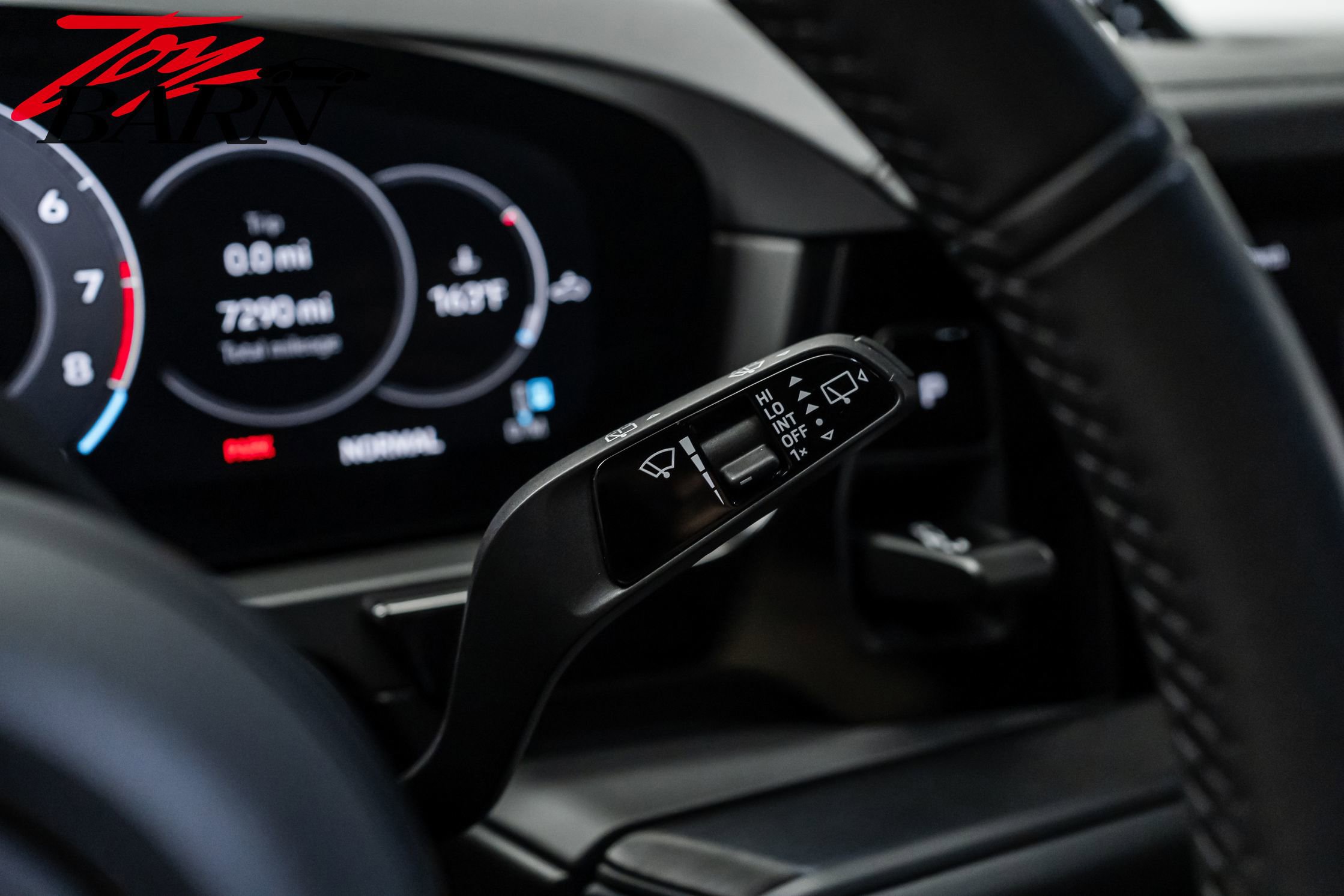 Used 2025 Porsche Cayenne GTS image 37