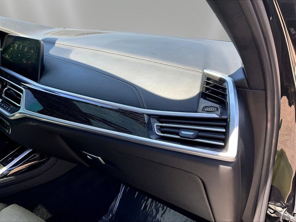 Used 2022 BMW X7 M50i w/ Dynamic Handling Package AWD/4WD image 26