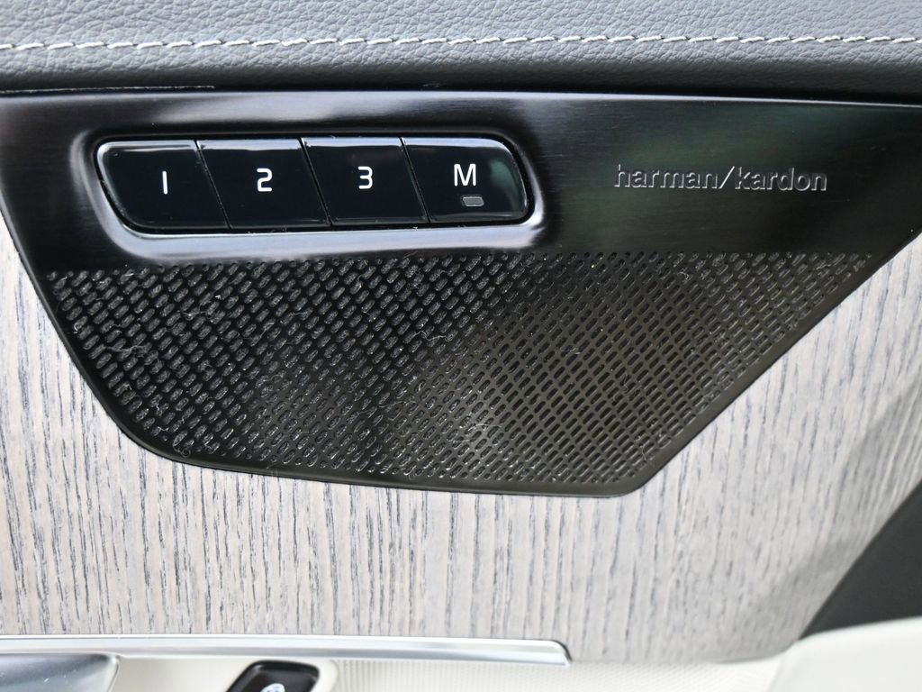 Used 2022 Volvo XC90 T6 Inscription w/ Climate Package image 5