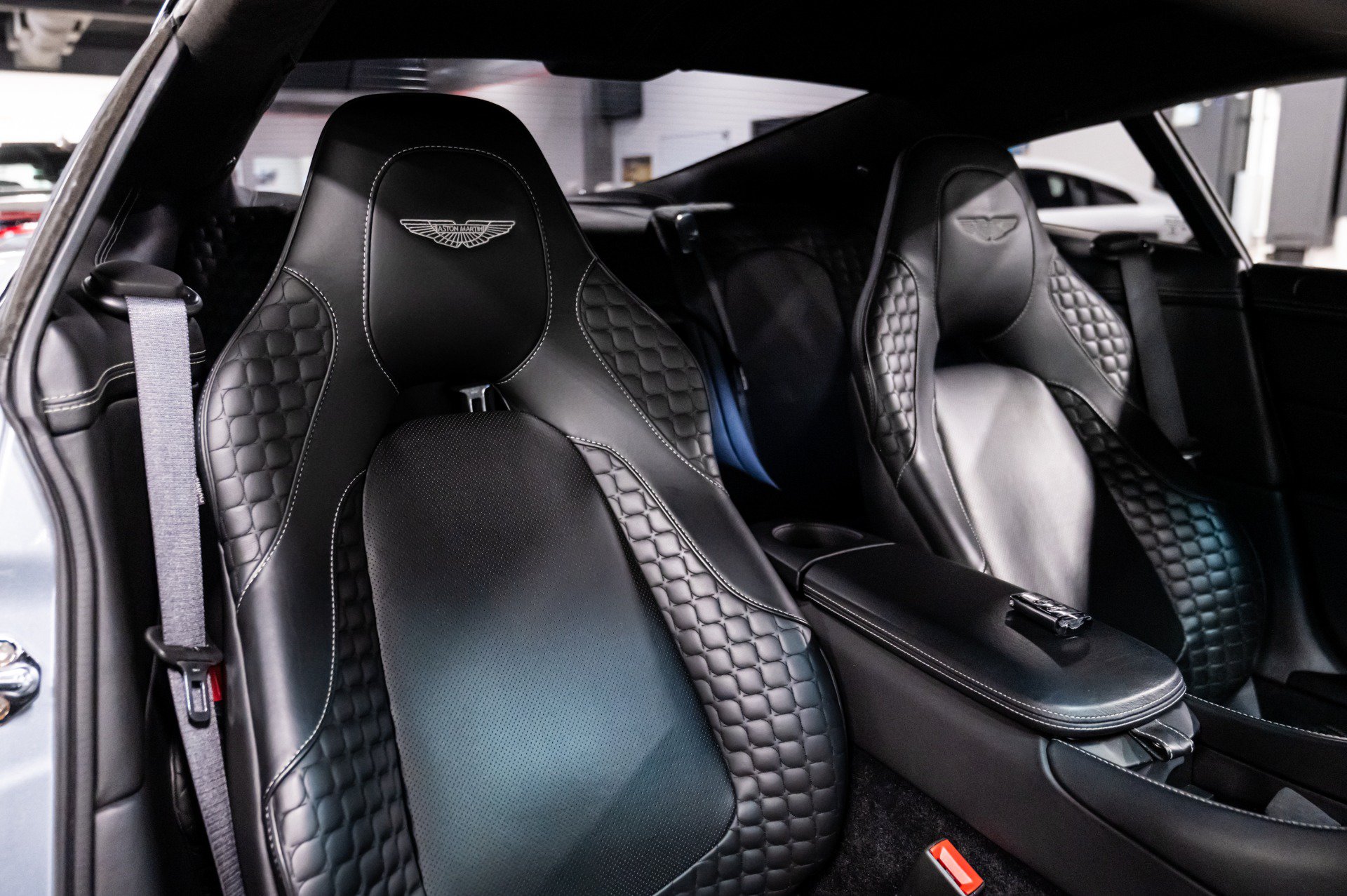 Used 2014 Aston Martin Vanquish Coupe RWD image 64