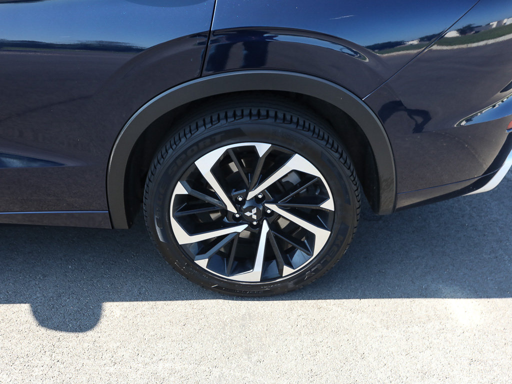 Used 2022 Mitsubishi Outlander SEL AWD/4WD image 3