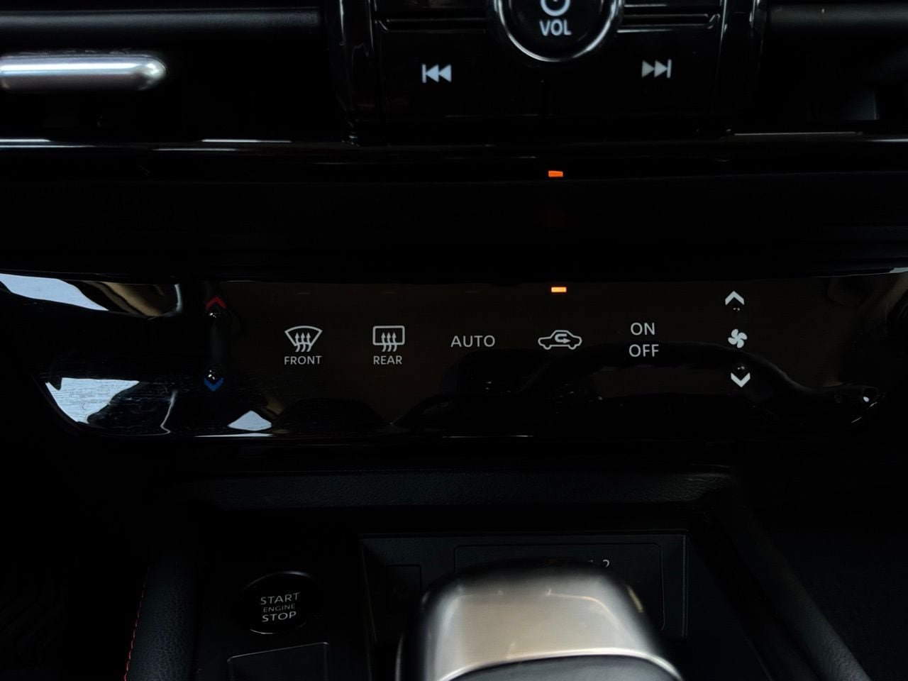 Used 2026 Nissan Kicks SR FWD image 32