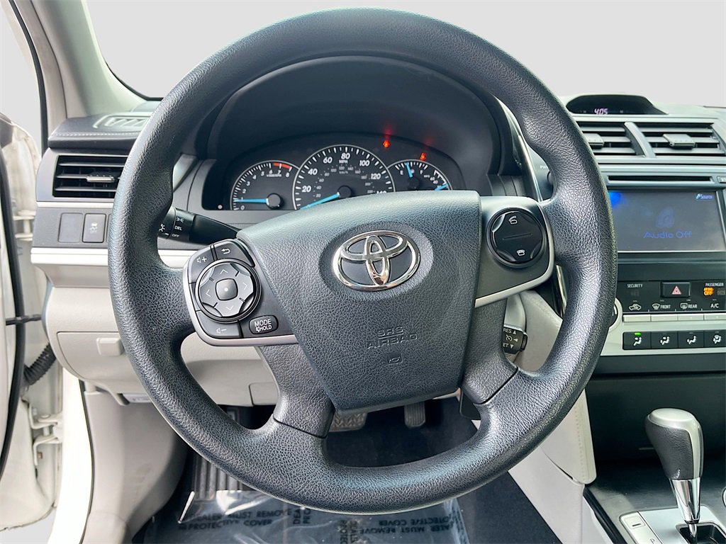 Used 2013 Toyota Camry L image 9