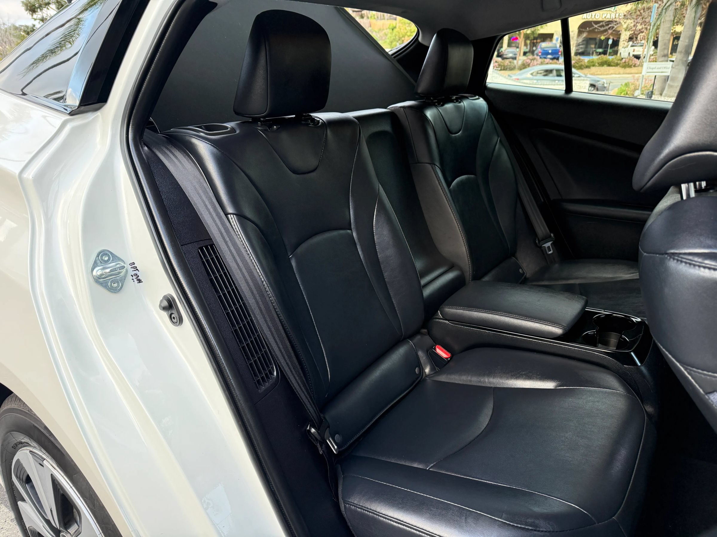 Used 2018 Toyota Prius Prime Premium w/ Carpet Mat Package FWD image 17