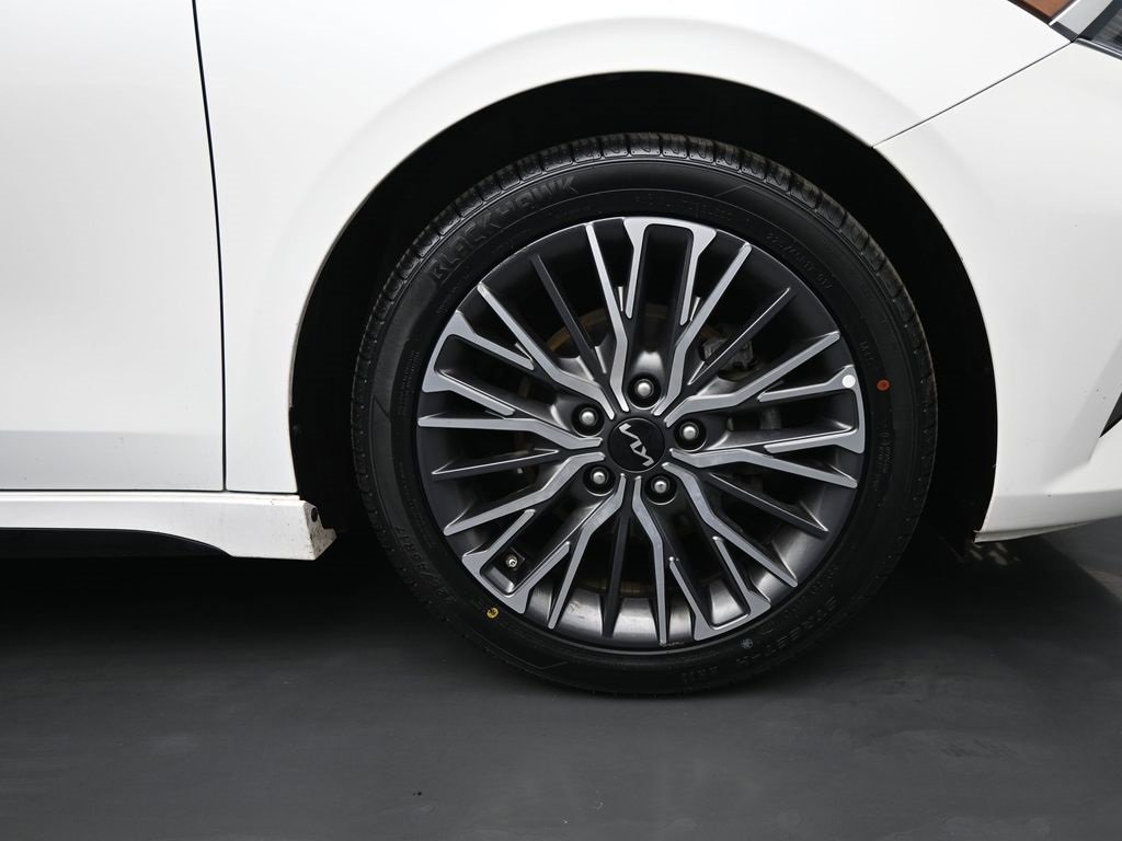 Used 2022 Kia Forte GT-Line w/ GT-Line Premium Package image 7