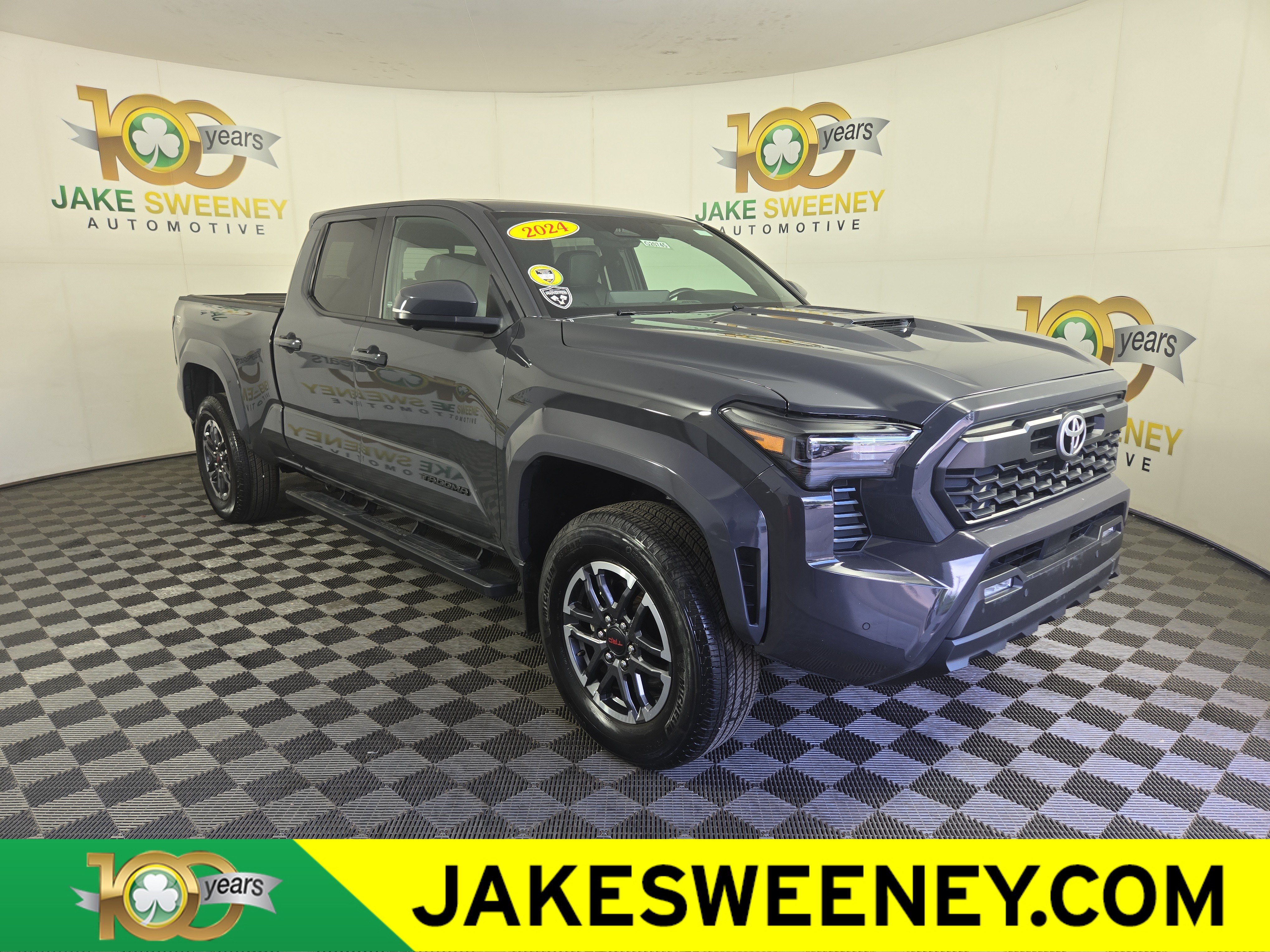 Used 2024 Toyota Tacoma TRD Sport w/ TRD Sport Premium Package AWD/4WD video 1
