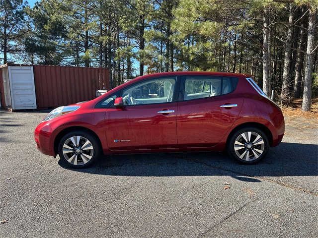 Used 2015 Nissan Leaf SV w/ LED & Quick Charge Package image 4