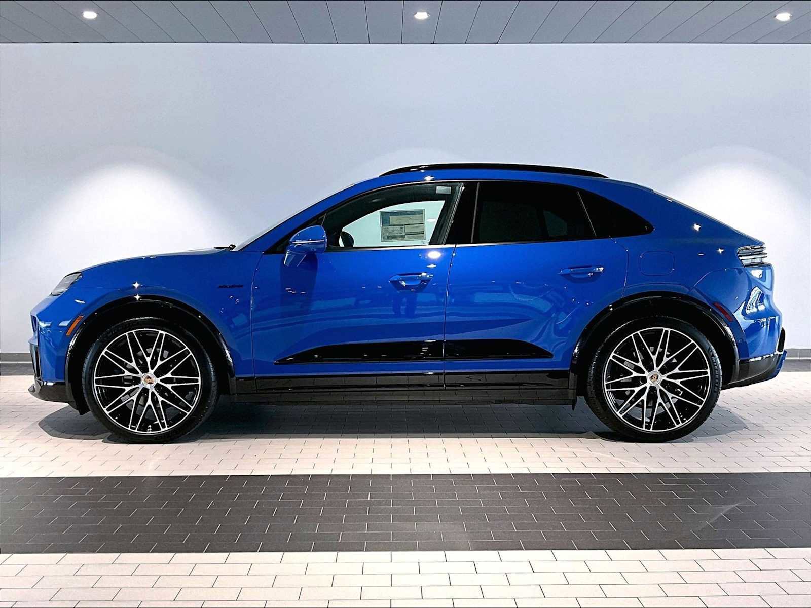 New 2026 Porsche Macan 4 Electric AWD/4WD image 2