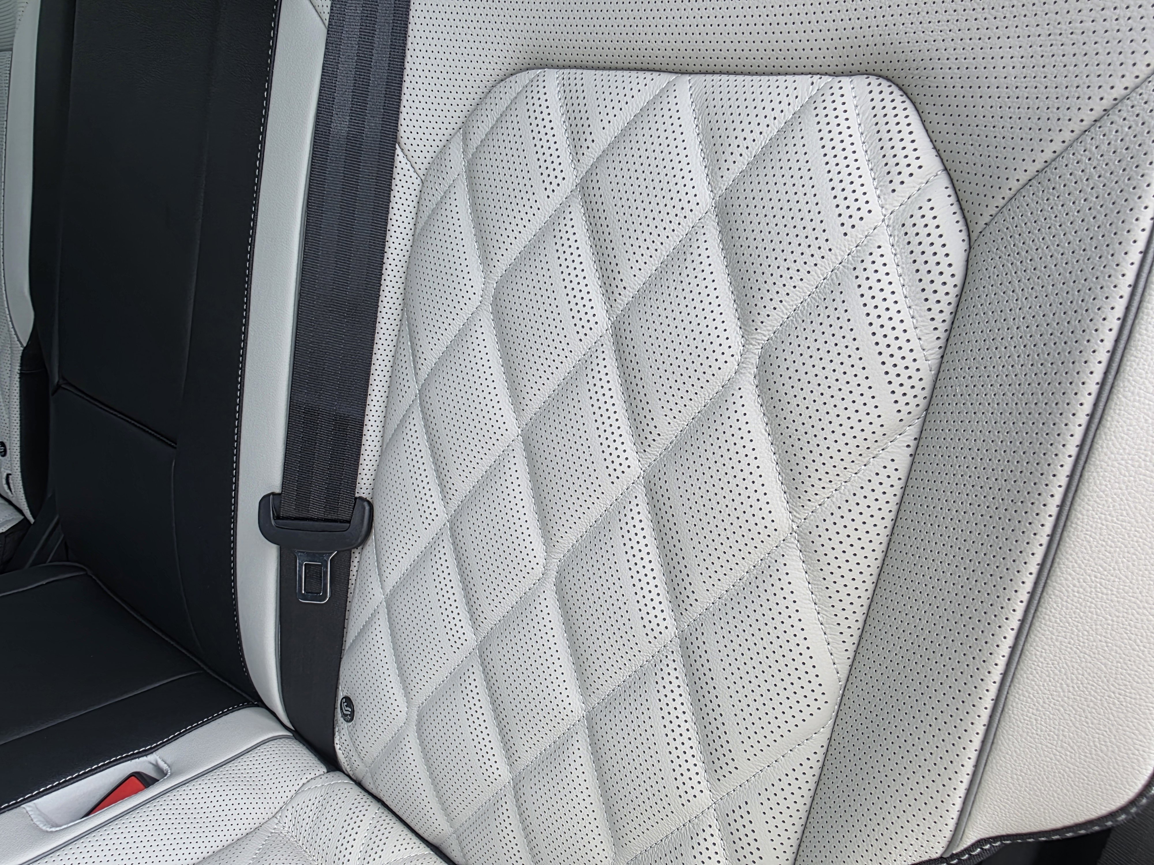 New 2026 Volkswagen Atlas Cross Sport SEL Premium R-Line image 21