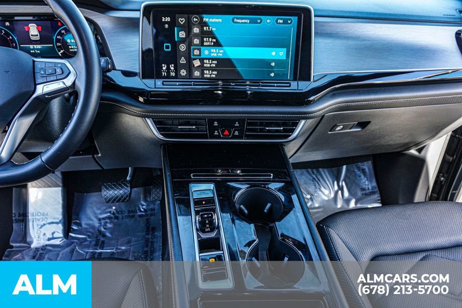 Used 2024 Volkswagen Atlas Cross Sport SE image 39