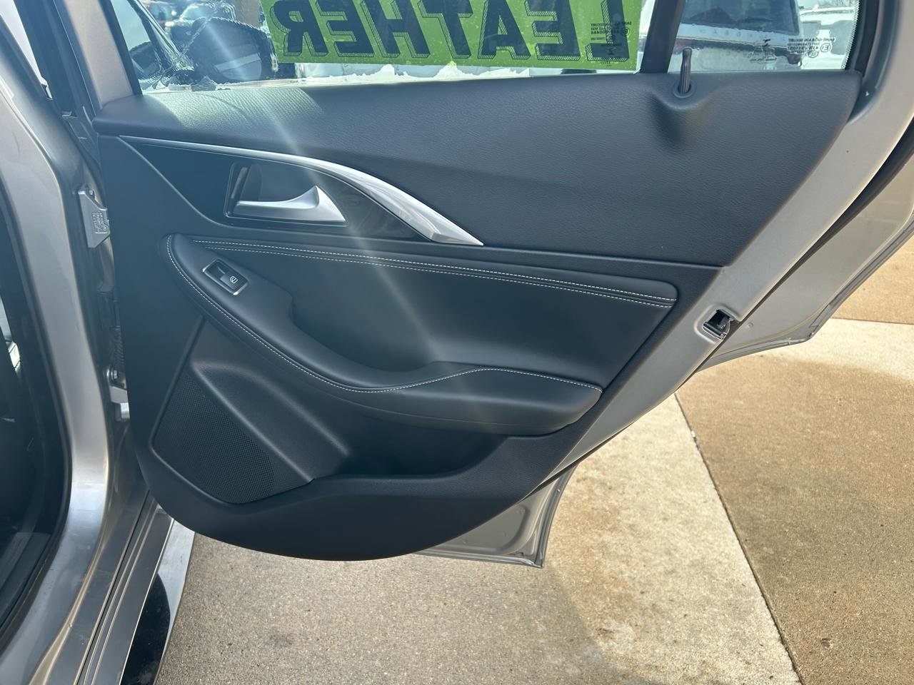 Used 2018 INFINITI QX30 image 15