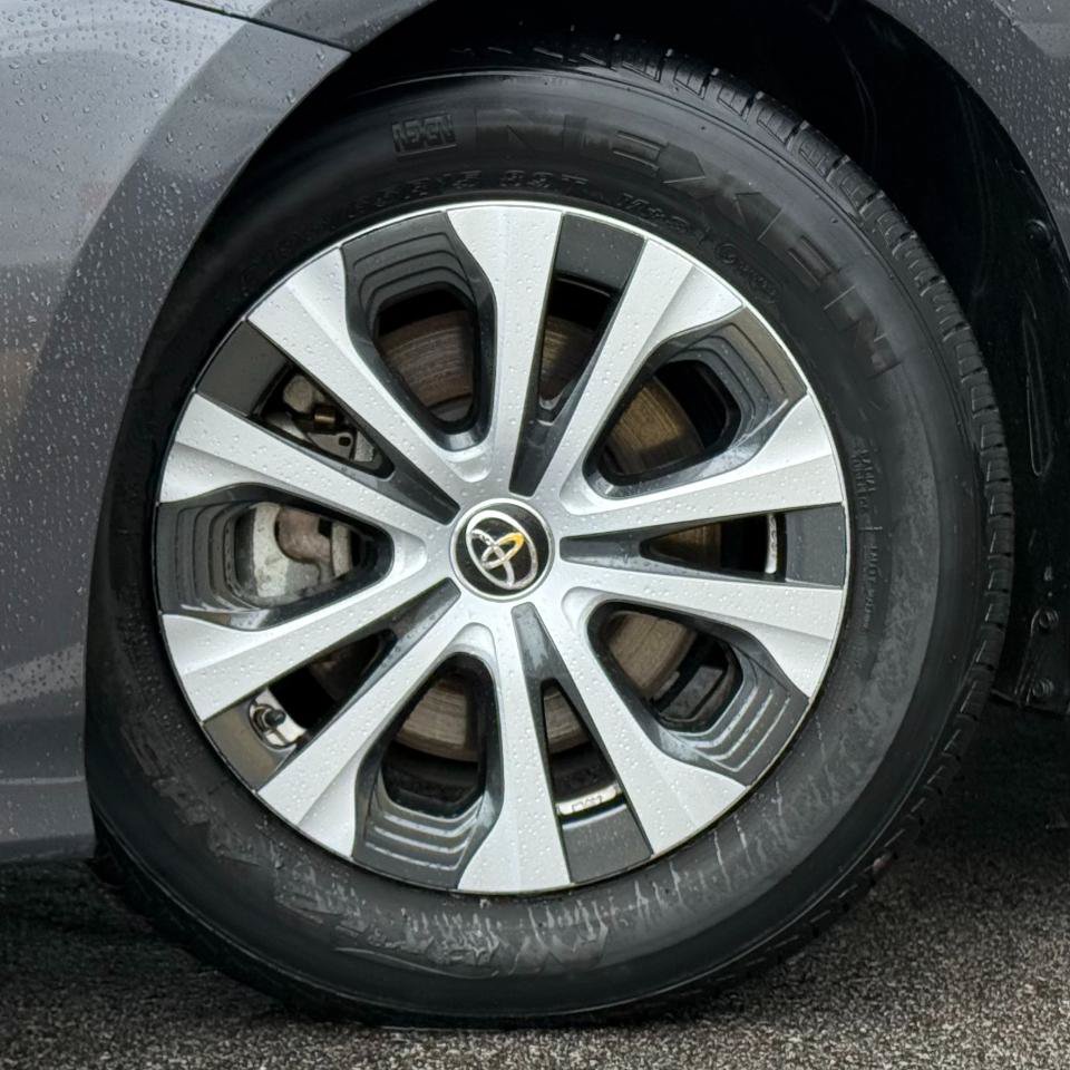 Used 2020 Toyota Prius Prime XLE FWD image 16