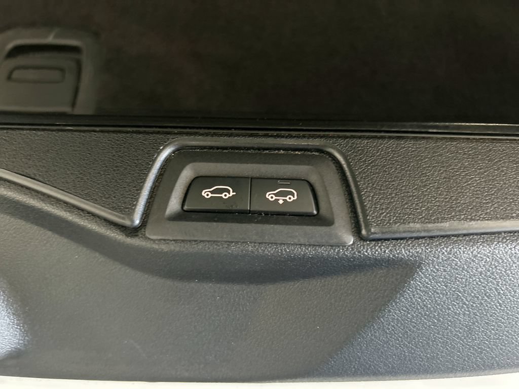 Used 2025 BMW X5 xDrive50e AWD/4WD image 44