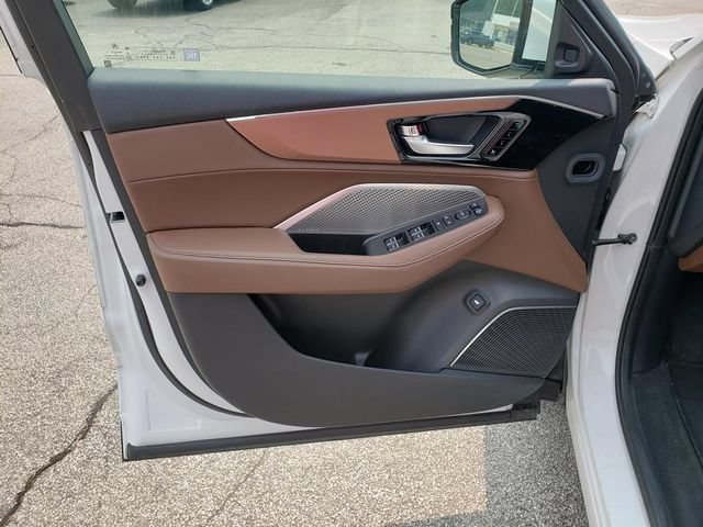 Used 2023 Acura MDX SH-AWD w/ Technology Package image 10