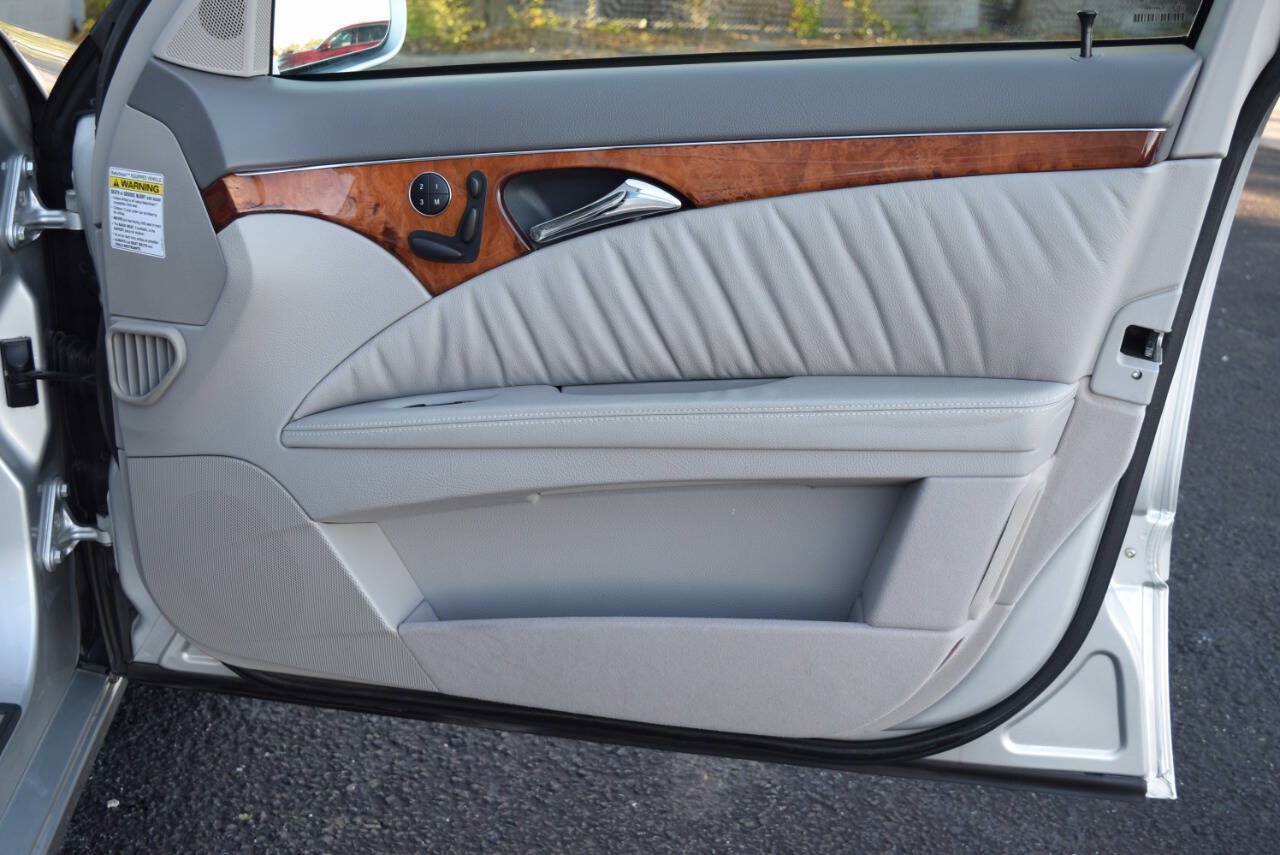 Used 2004 Mercedes-Benz E 500 Sedan image 49