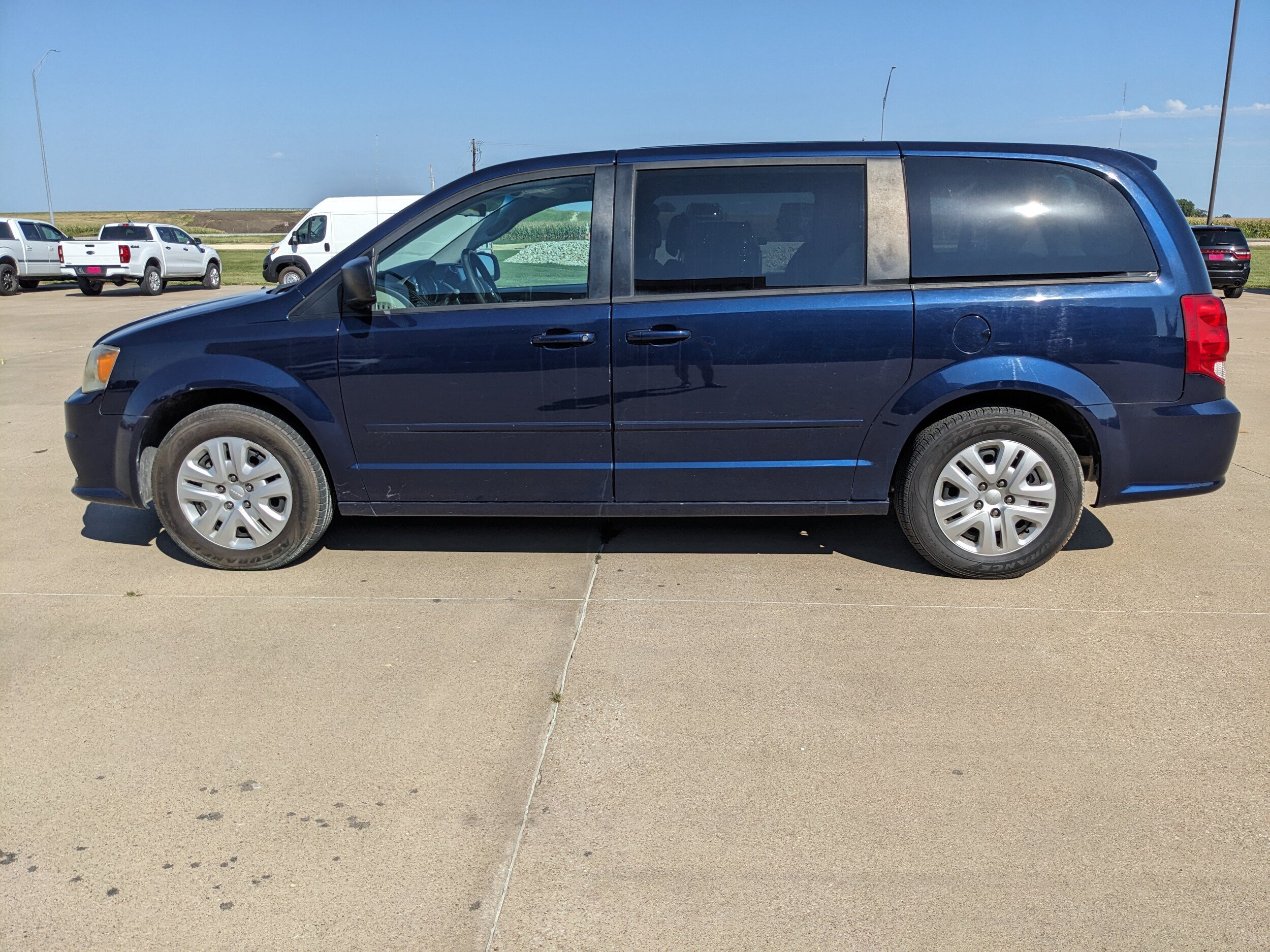 Used 2017 Dodge Grand Caravan SE w/ Power Window Group FWD image 5
