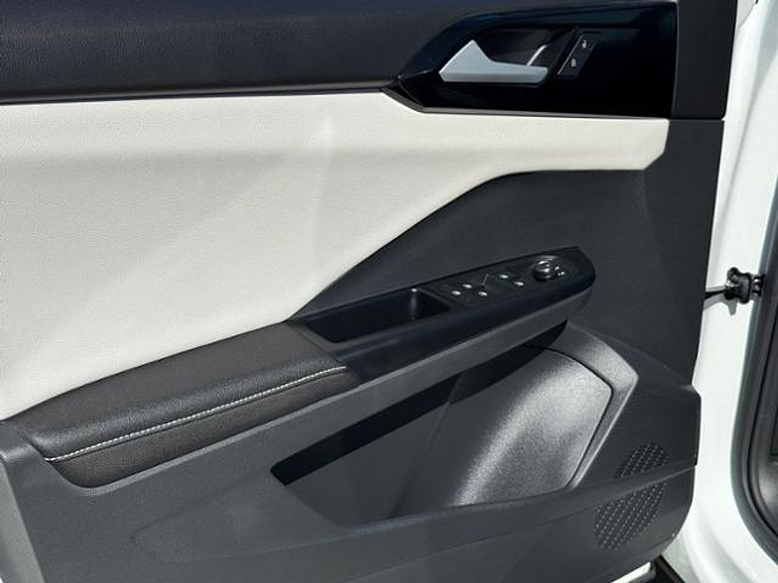 New 2026 Volkswagen Taos S FWD image 9