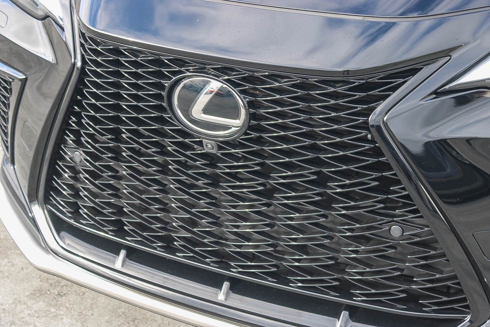 Used 2025 Lexus NX 450h+ F Sport w/ Towing Package (2000 Lbs) AWD/4WD image 7