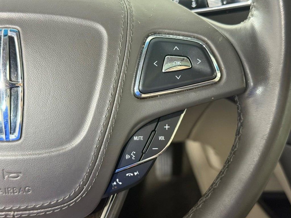Used 2020 Lincoln MKZ Reserve image 26