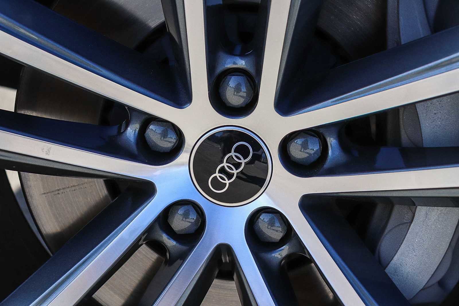 Used 2025 Audi Q7 2.0T Premium w/ Convenience Plus Package image 15