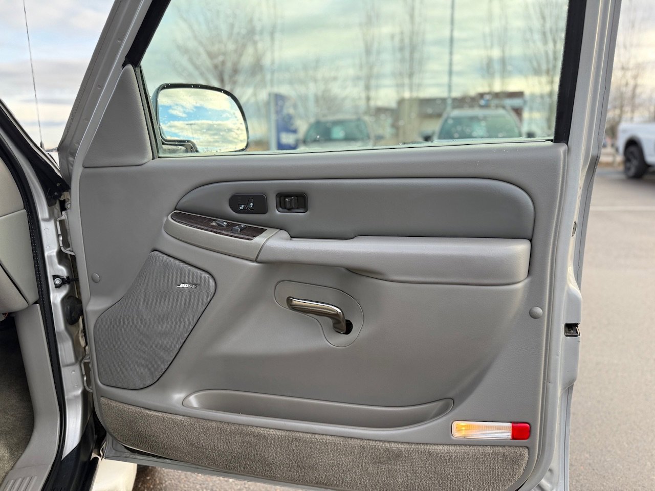 Used 2005 GMC Yukon XL Denali image 46