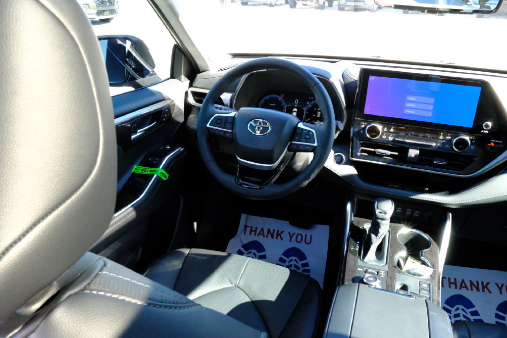 New 2026 Toyota Highlander Platinum AWD/4WD image 40