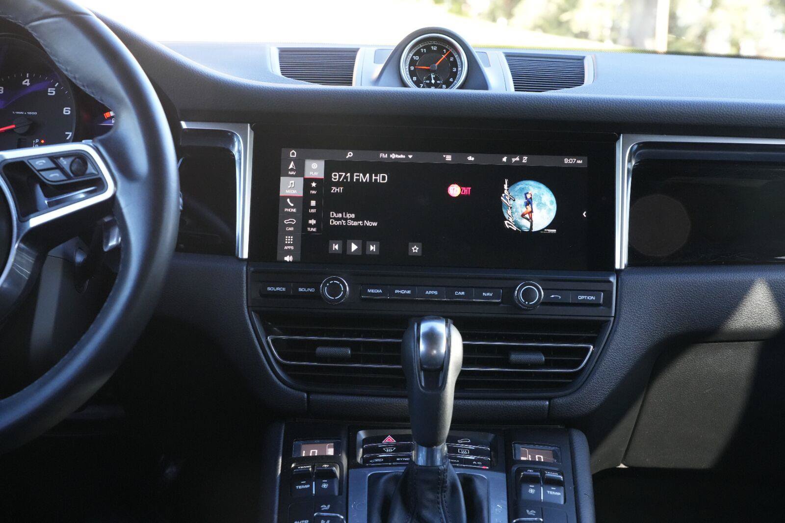 Used 2021 Porsche Macan AWD/4WD image 21