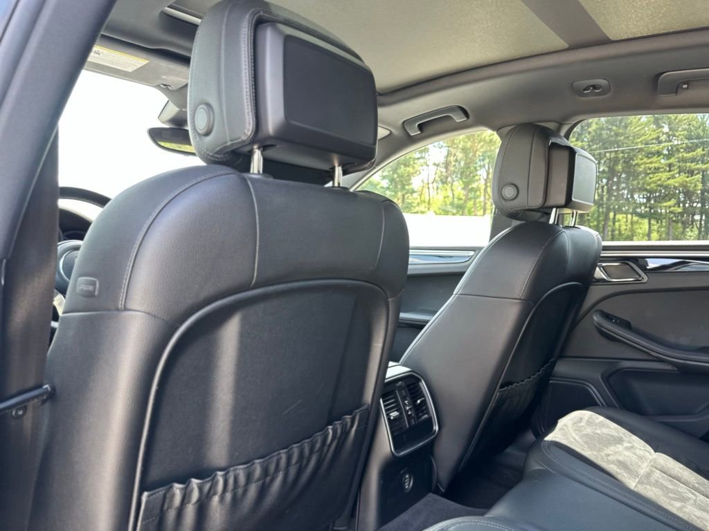 Used 2018 Porsche Macan AWD/4WD image 21