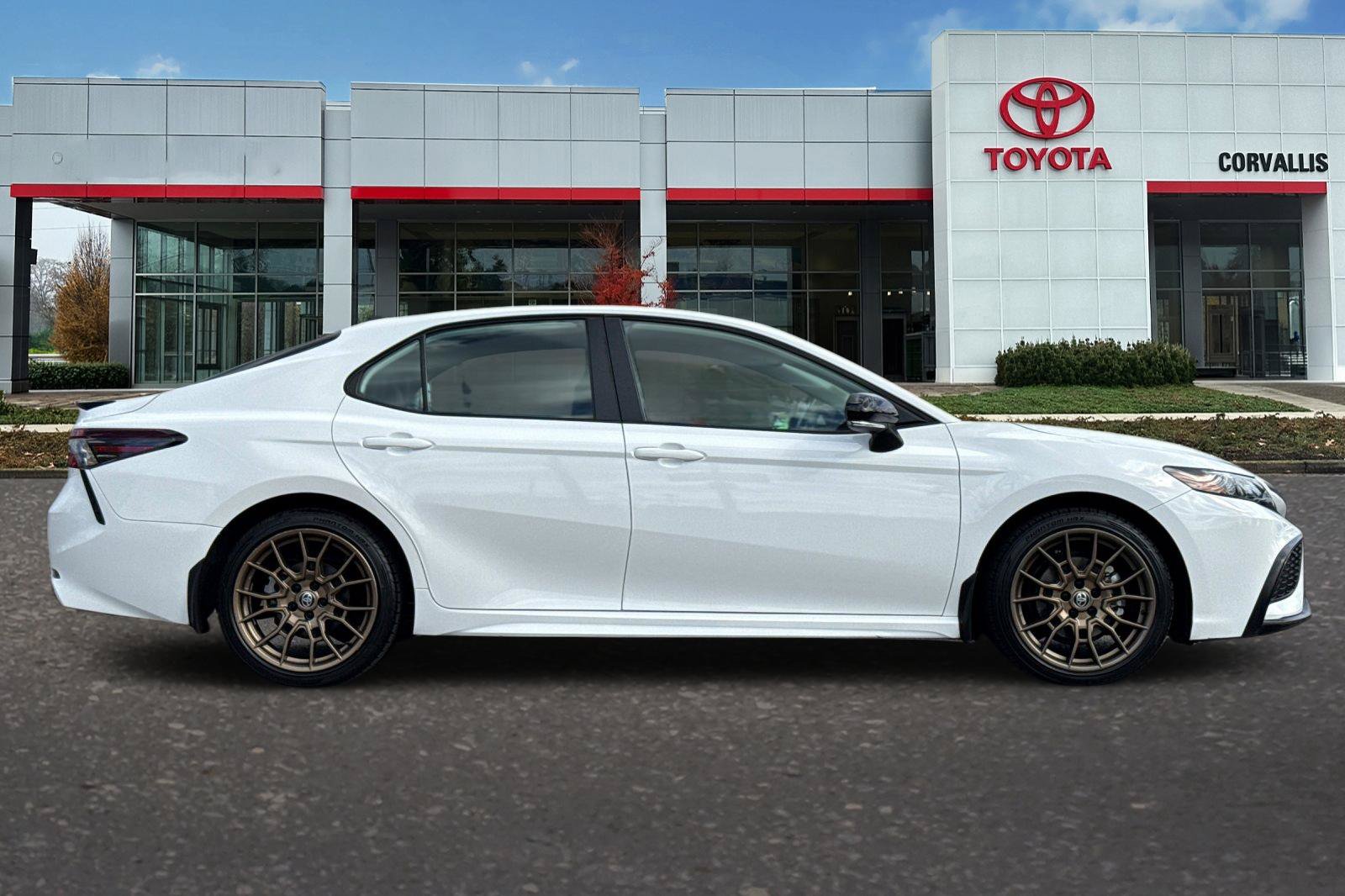 Certified 2024 Toyota Camry SE FWD image 3