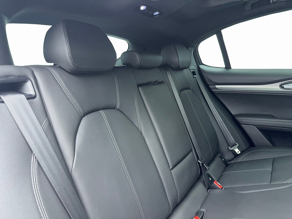 New 2025 Alfa Romeo Stelvio Sprint w/ Convenience Package image 38