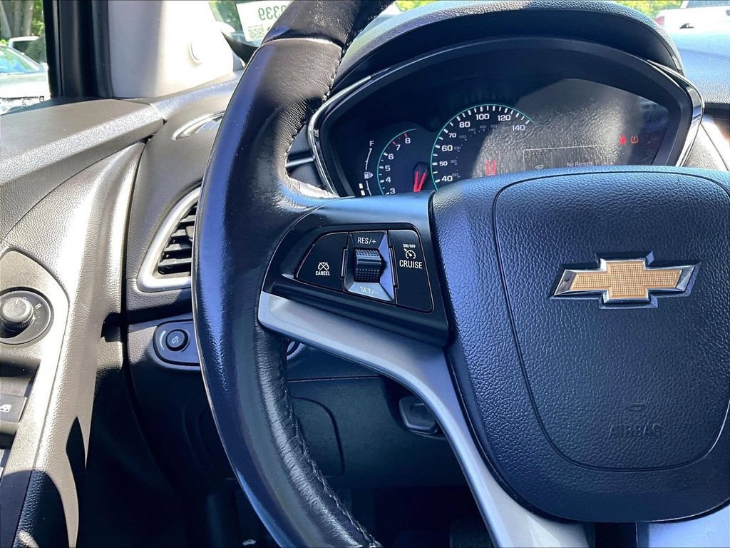 Used 2018 Chevrolet Trax LT w/ LT Convenience Package AWD/4WD image 22