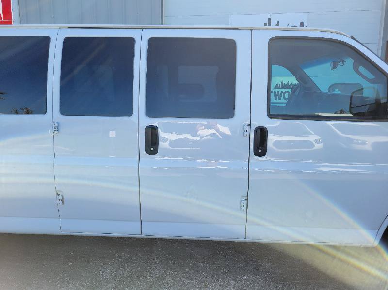 Used 2017 Chevrolet Express 3500 LT w/ LT Preferred Equipment Group RWD image 26