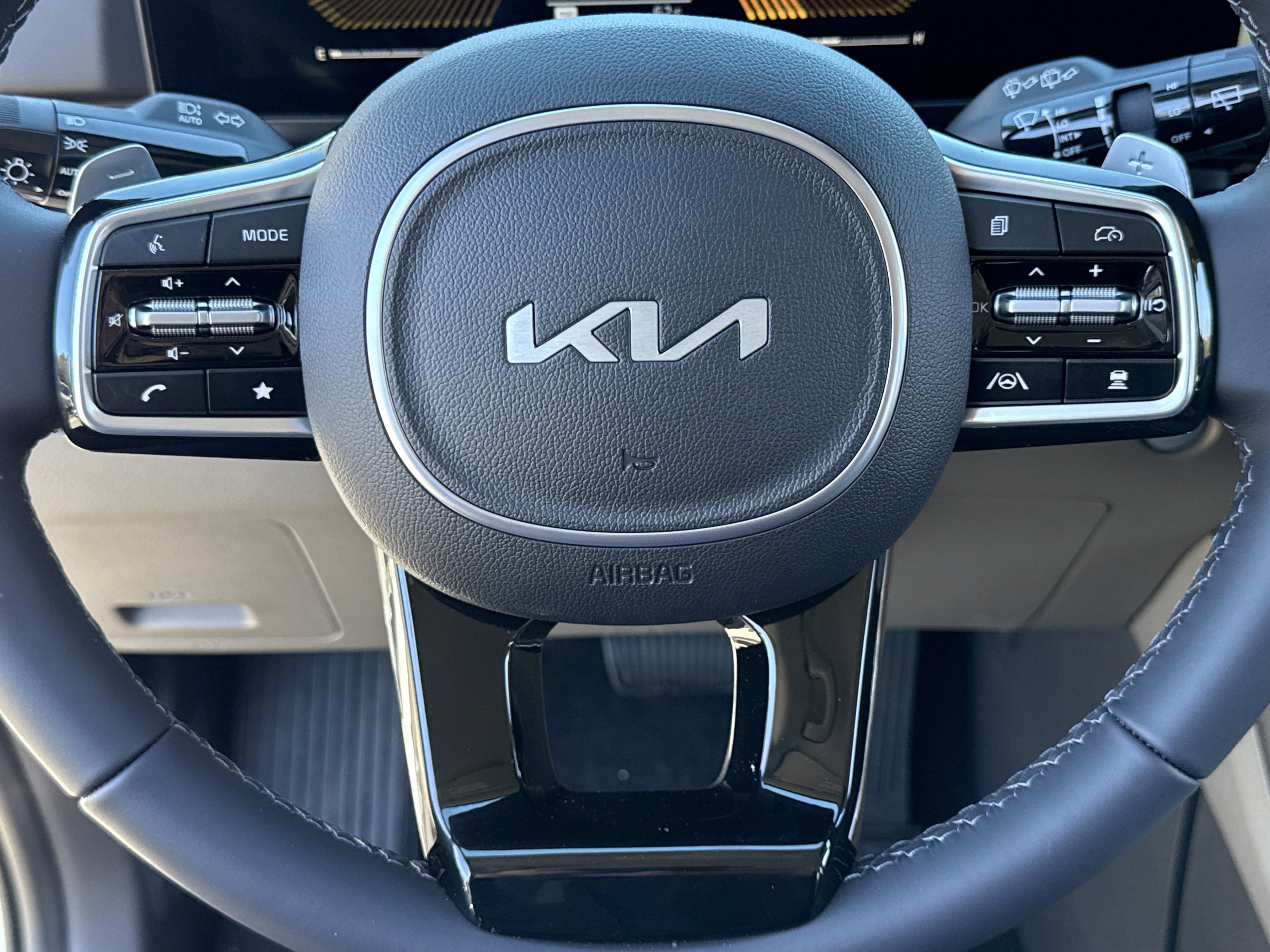 New 2026 Kia Carnival EX FWD image 12