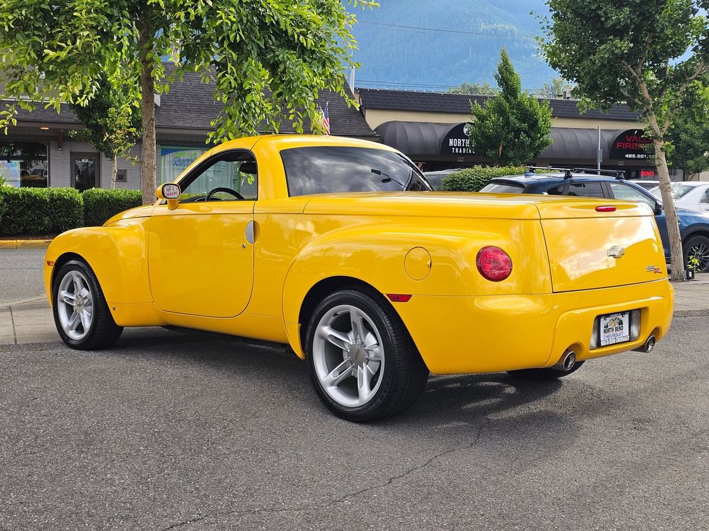 Used 2006 Chevrolet SSR w/ Preferred Equipment Group RWD image 10