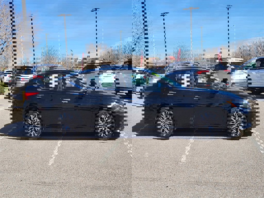 Used 2024 Nissan Altima 2.5 SV image 2