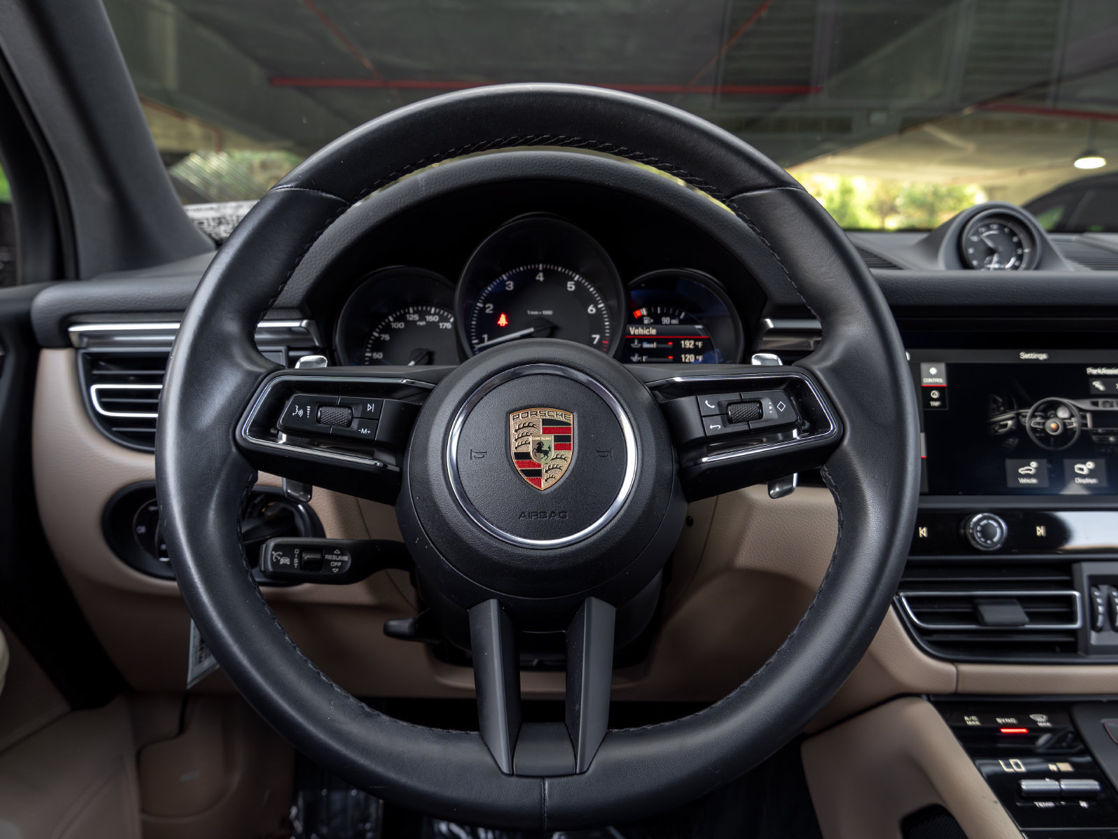 Certified 2023 Porsche Macan AWD/4WD image 28