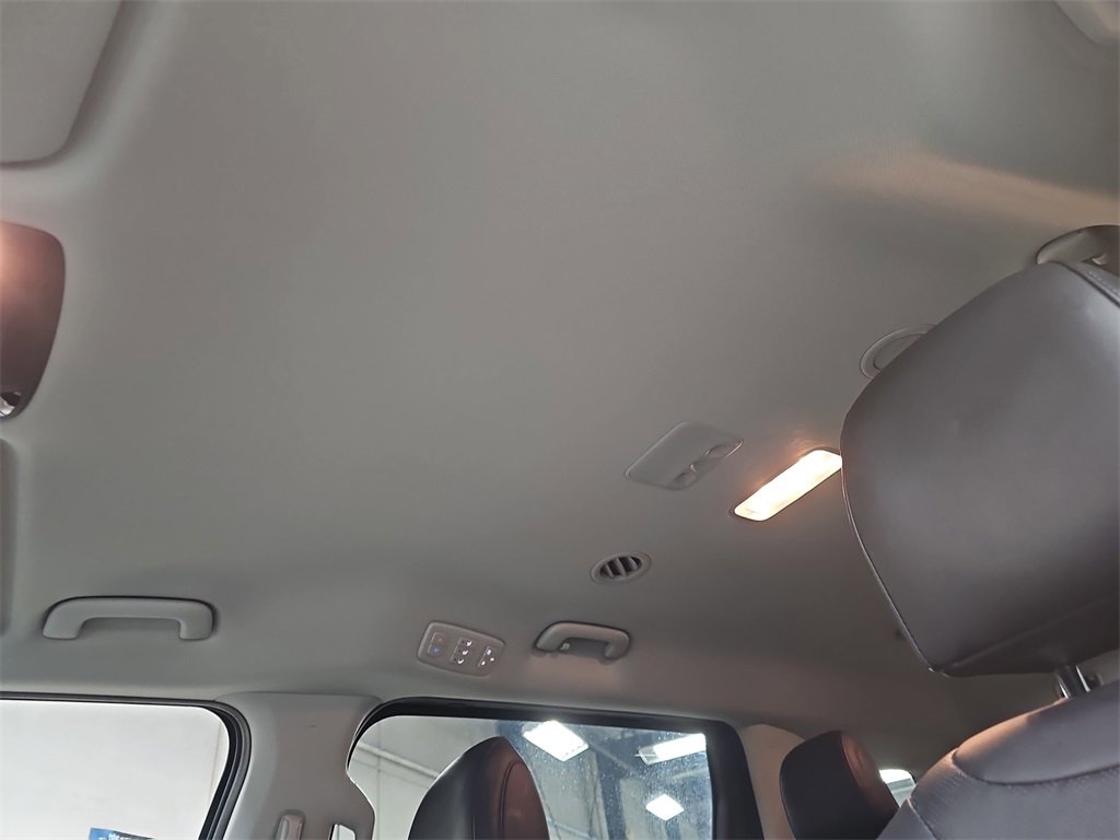 Used 2024 Kia Carnival LX image 28