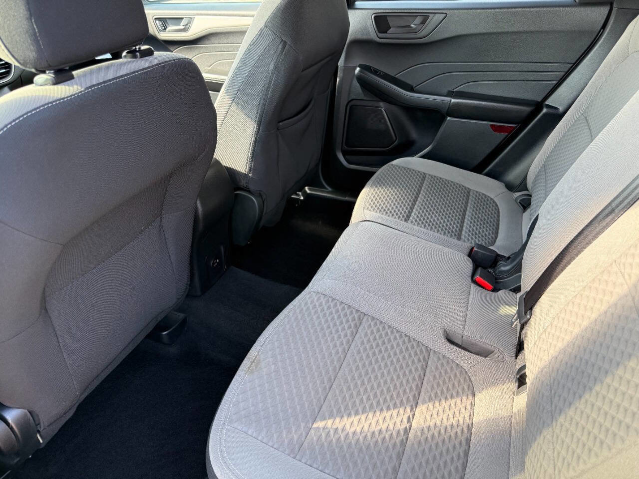 Used 2022 Ford Escape SE image 11