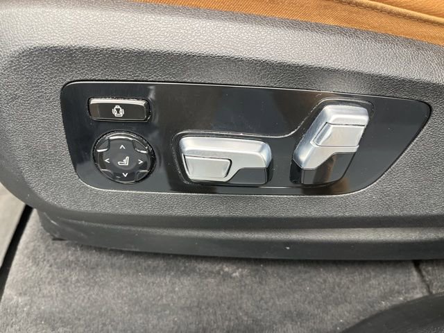 Used 2021 BMW X7 M50i w/ Cold Weather Package image 12