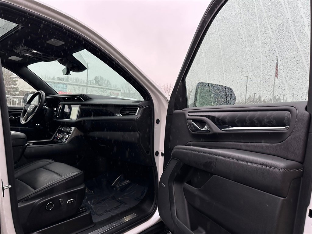 Used 2024 GMC Yukon XL Denali w/ Denali Reserve Package image 45