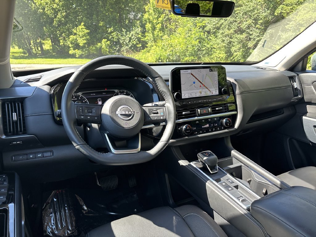 Certified 2025 Nissan Pathfinder SL w/ SL Premium Package FWD image 22