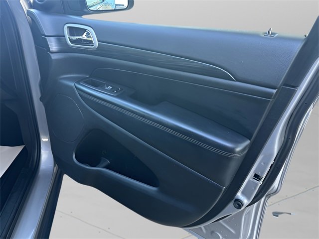 Used 2021 Jeep Grand Cherokee Laredo image 14