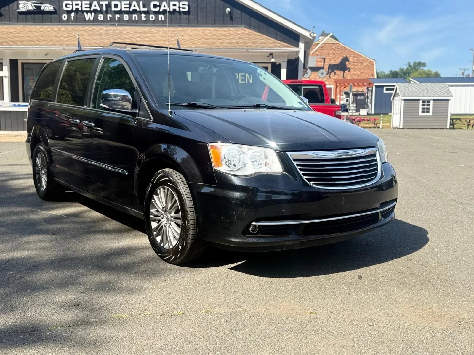 Used 2014 Chrysler Town & Country Touring-L w/ Driver Convenience Group FWD image 1