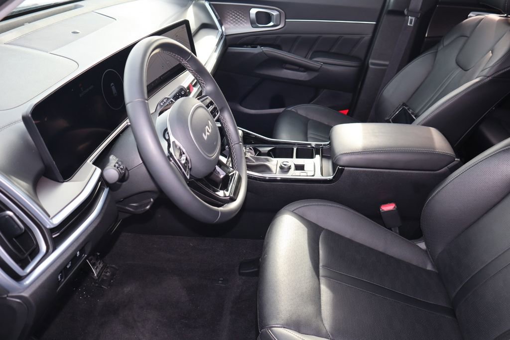 Used 2025 Kia Sorento SX image 17