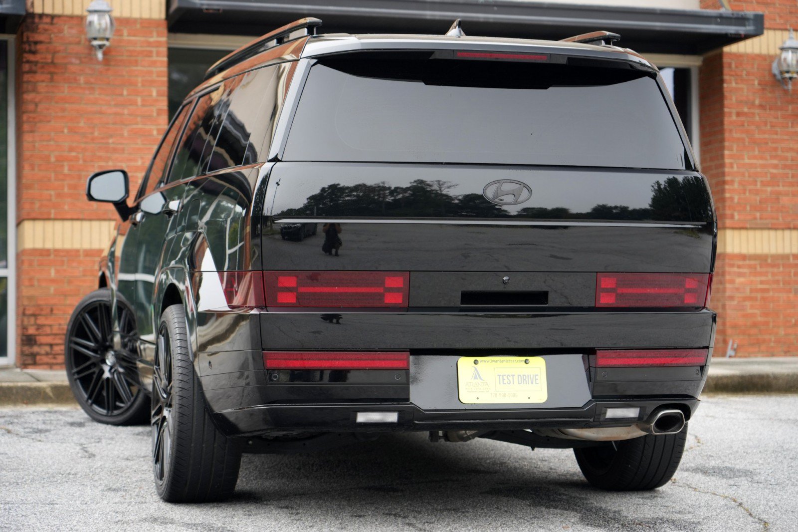 Used 2024 Hyundai Santa Fe Limited FWD image 5