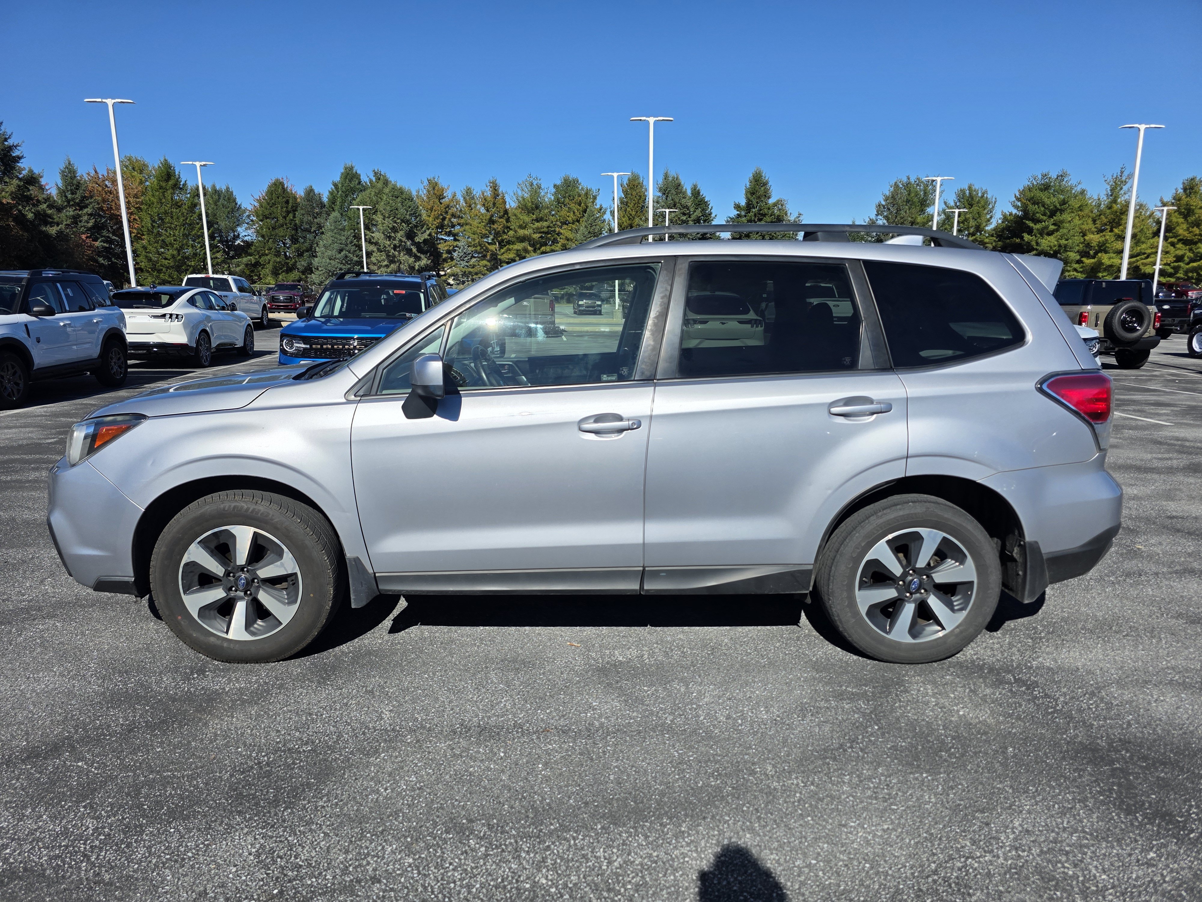 Used 2017 Subaru Forester 2.5i Premium w/ All-Weather Package AWD/4WD image 2