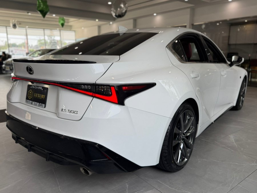Used 2024 Lexus IS 300 F Sport RWD image 9