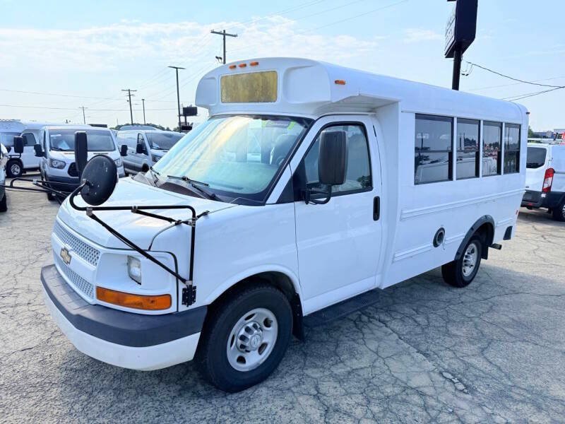 Used 2014 Chevrolet Express 3500 w/ School Bus Package RWD image 5