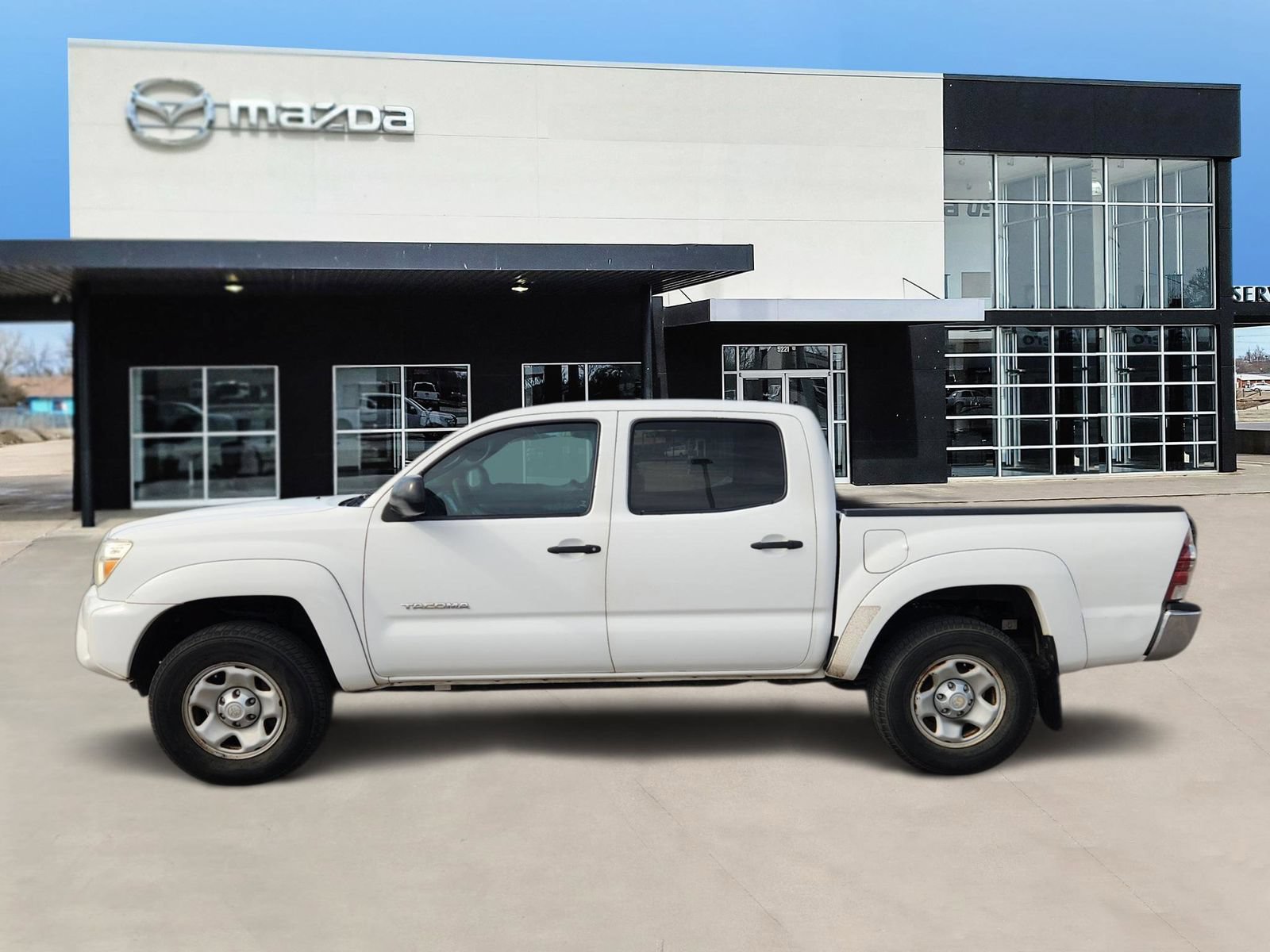 Used 2013 Toyota Tacoma PreRunner RWD image 3
